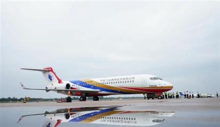 全國首架C909醫(yī)療機(jī)交付中豫航空集團(tuán) C9生命之翼航空醫(yī)療聯(lián)盟在鄭州成立